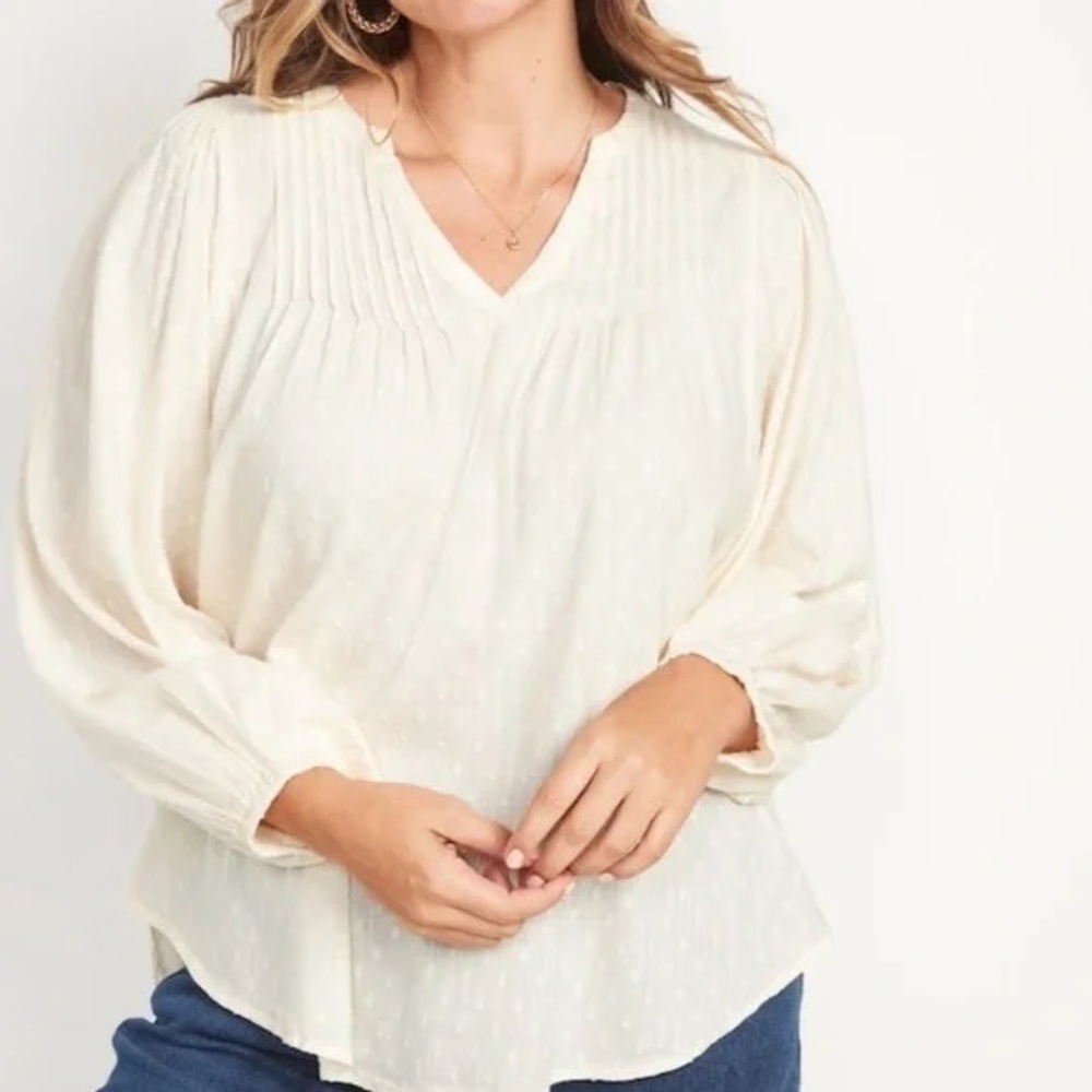 Old Navy Cream Swiss Dot Blouse Size Large Petite